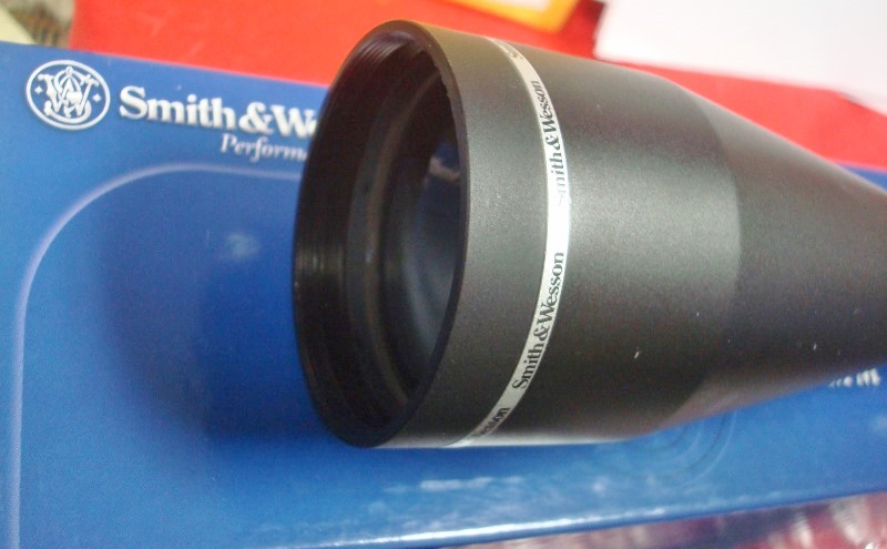 Smith & Wesson NEW 3.5X-10X Wide Angle 50mm Rifle scope w/ cover